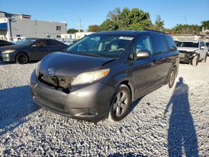 Toyota Sienna 3.5L 6 2011