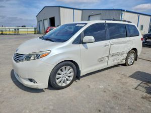 Toyota Sienna 3.5L 6 2015