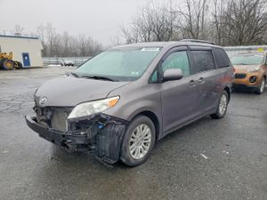 Toyota Sienna 3.5L 6 2014