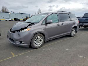 Toyota Sienna 3.5L 6 2012