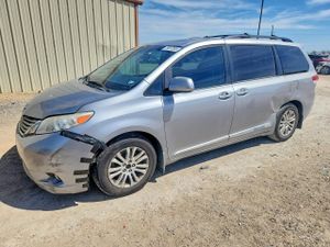 Toyota Sienna 3.5L 6 2013