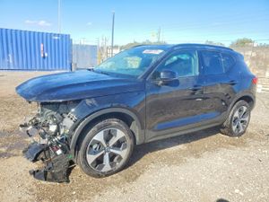 Volvo XC40 2.0L 4 2026