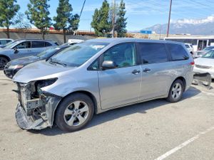 Toyota Sienna 3.5L 6 2011