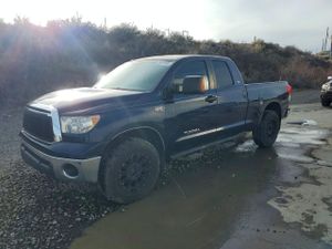 Toyota Tundra 5.7L 8 2011