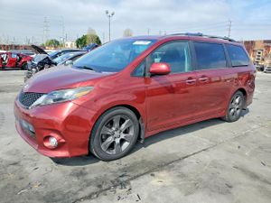 Toyota Sienna 3.5L 6 2015