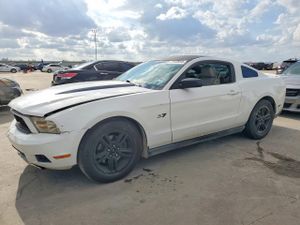 Ford Mustang 3.7L 6 2012