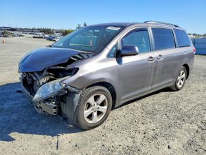 Toyota Sienna 3.5L 6 2013