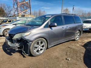 Toyota Sienna 3.5L 6 2014