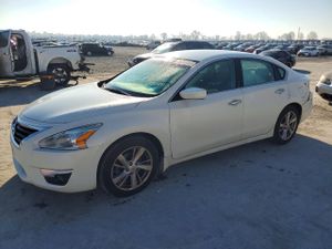 Nissan Altima 2.5L 4 2015