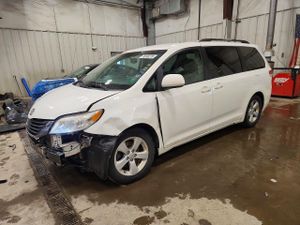 Toyota Sienna 3.5L 6 2014