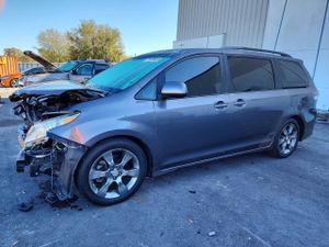 Toyota Sienna 3.5L 6 2011