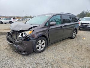 Toyota Sienna 3.5L 6 2012