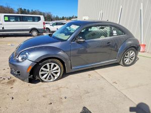 Volkswagen Beetle 2.0L 4 2014