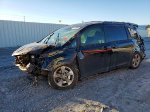 Toyota Sienna 3.5L 6 2015