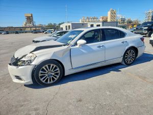 Lexus LS 4.6L 8 2015