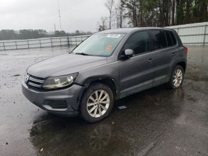 Volkswagen Tiguan 2.0L 4 2014