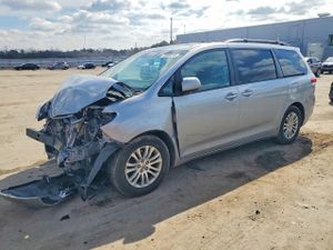 Toyota Sienna 3.5L 6 2014