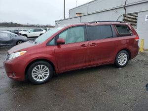 Toyota Sienna 3.5L 6 2013