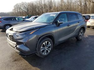 Toyota Highlander 2.4L 4 2023