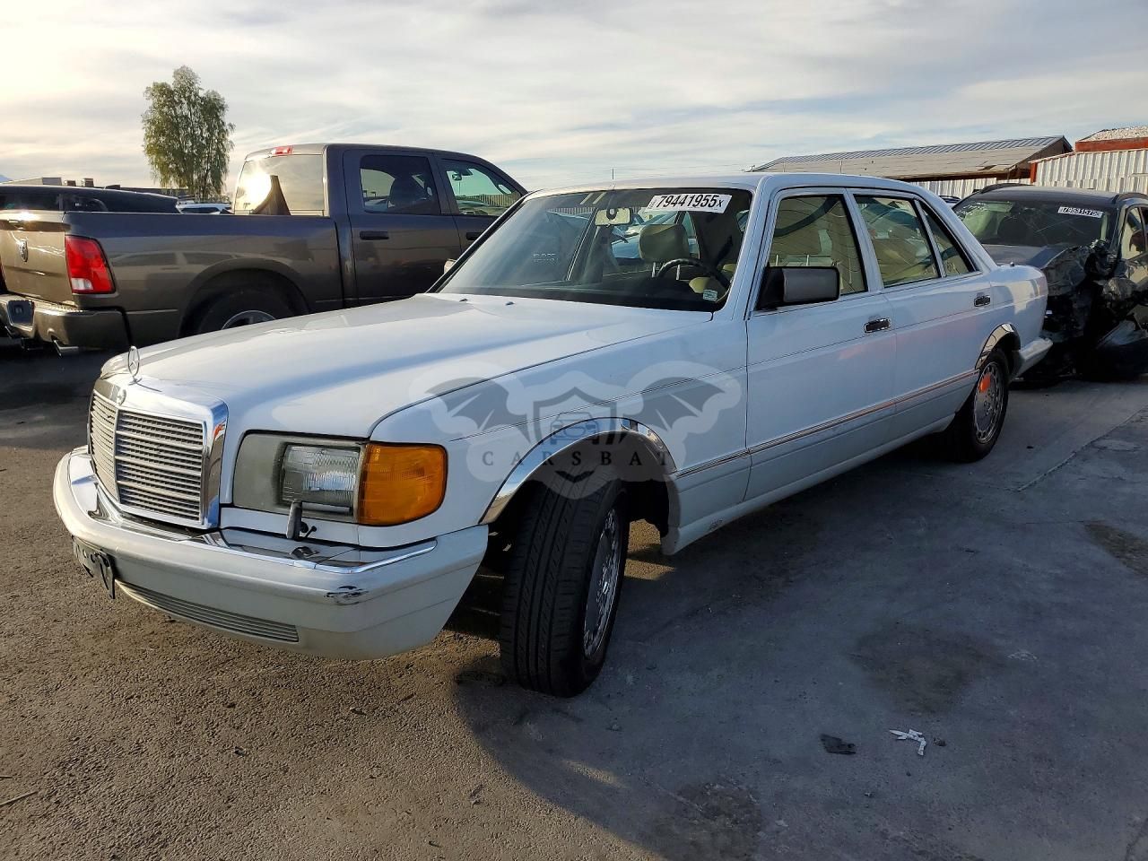 Mercedes-Benz 560 5.6L 8 1991