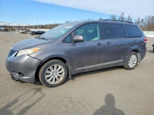 Toyota Sienna 3.5L 6 2012
