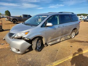 Toyota Sienna 3.5L 6 2014