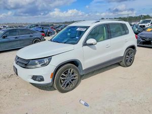 Volkswagen Tiguan 2.0L 4 2014