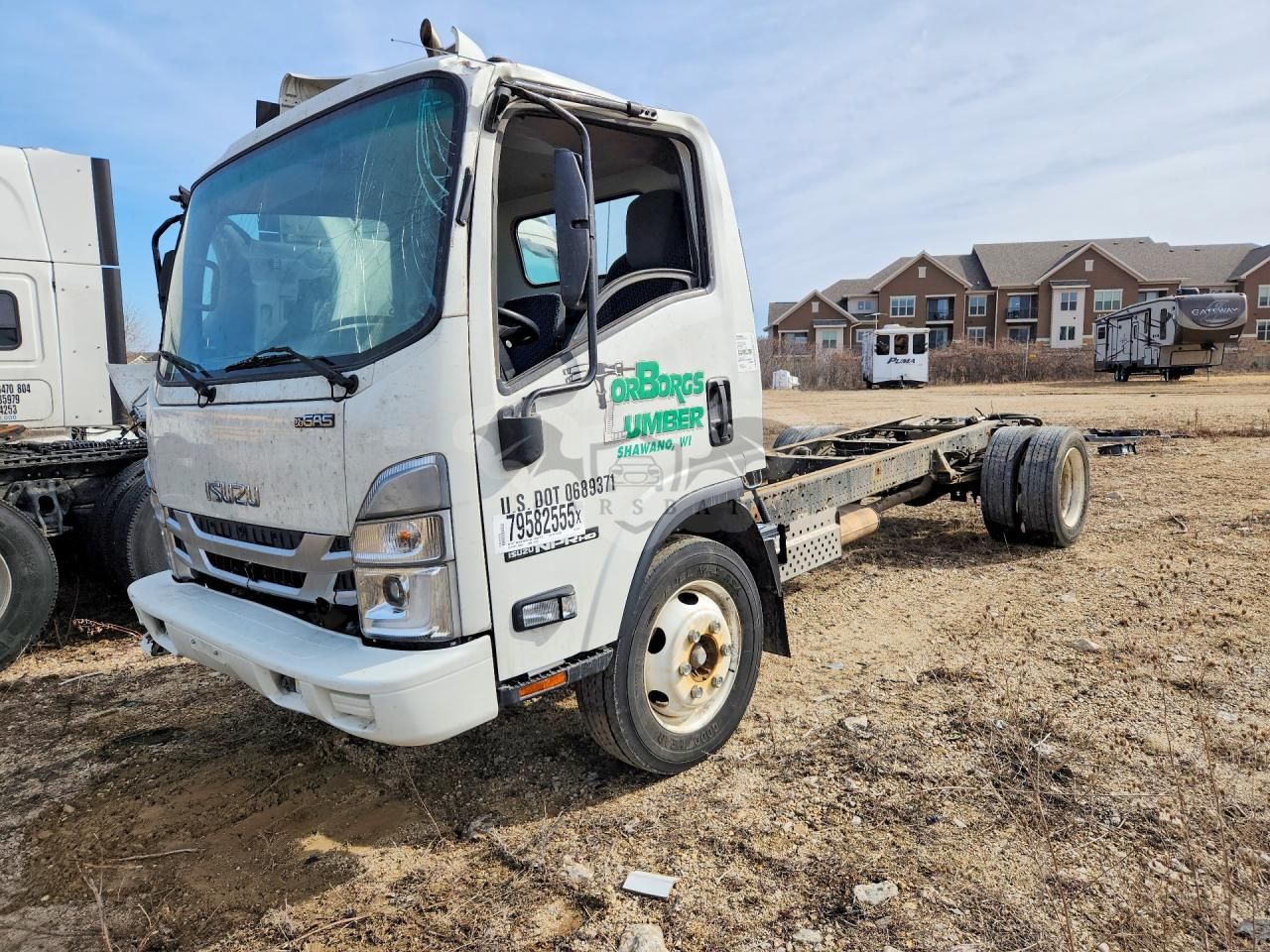 Isuzu NPR 6.6L 8 2023