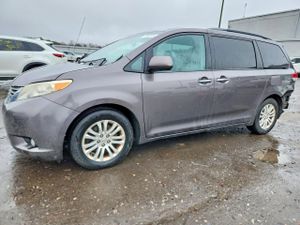 Toyota Sienna 3.5L 6 2013