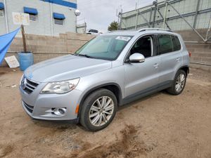 Volkswagen Tiguan 2.0L 4 2011