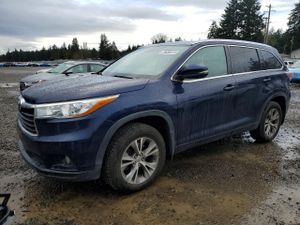 Toyota Highlander 3.5L 6 2015