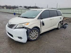Toyota Sienna 3.5L 6 2013
