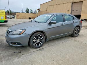 Chrysler 200 2.4L 4 2013