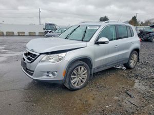 Volkswagen Tiguan 2.0L 4 2011
