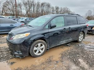 Toyota Sienna 3.5L 6 2014