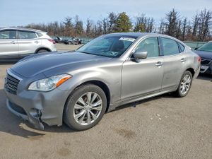 Infiniti Q70 3.7L 6 2014