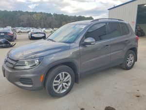 Volkswagen Tiguan 2.0L 4 2015