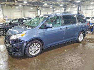 Toyota Sienna 3.5L 6 2014