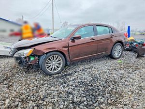 Chrysler 200 2.4L 4 2013