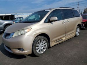 Toyota Sienna 3.5L 6 2013