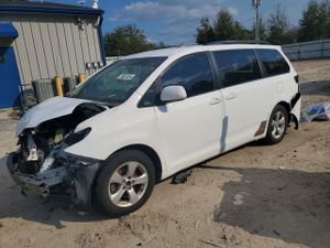 Toyota Sienna 3.5L 6 2011