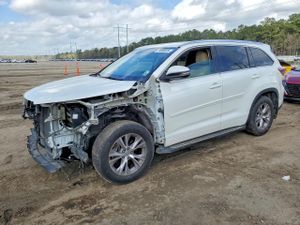 Toyota Highlander 3.5L 6 2015