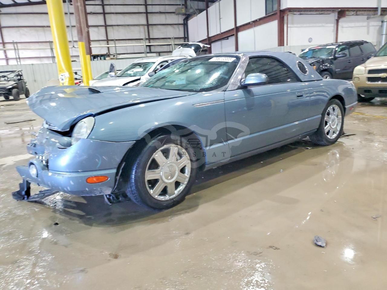 Ford Thunderbird 3.9L 8 2005