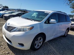Toyota Sienna 3.5L 6 2011
