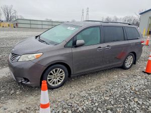 Toyota Sienna 3.5L 6 2011