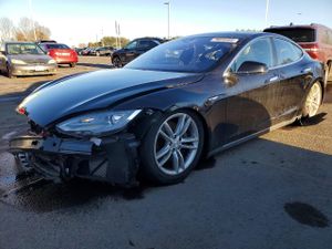 Tesla Model S 2015