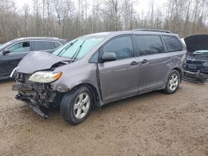 Toyota Sienna 3.5L 6 2015