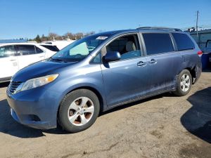 Toyota Sienna 3.5L 6 2013