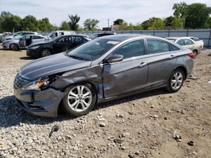 Hyundai Sonata SE 2.4L 4 2013
