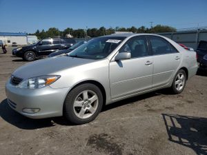 Toyota Camry LE 2.4L 4 2004